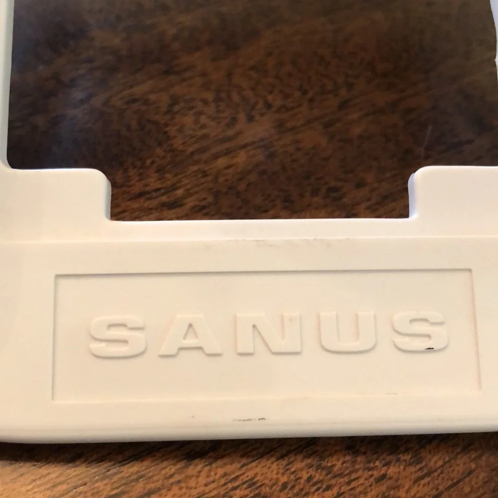 Sanus Outlet Wall Shelf for Sonos One speaker